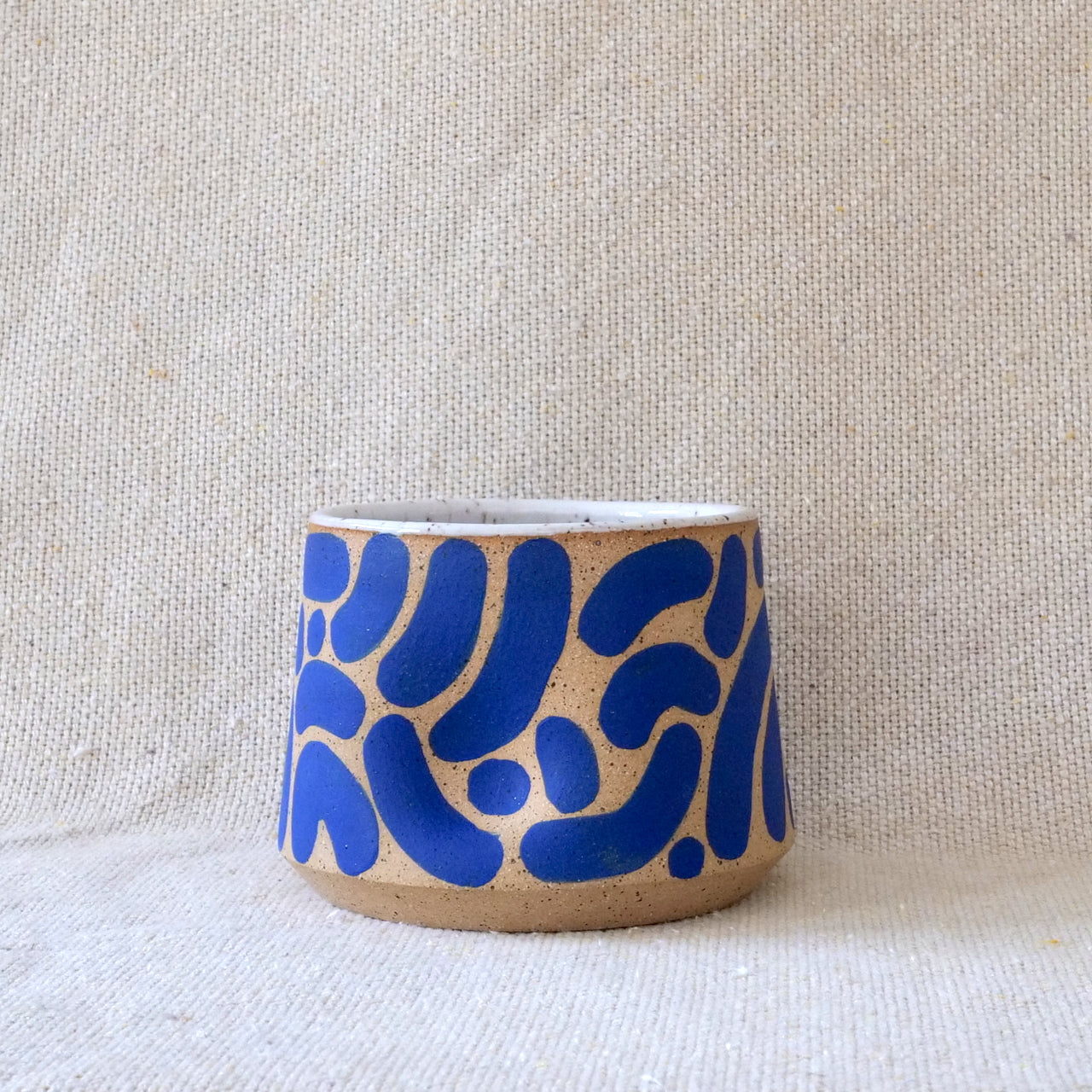 pinch cup - blue slug