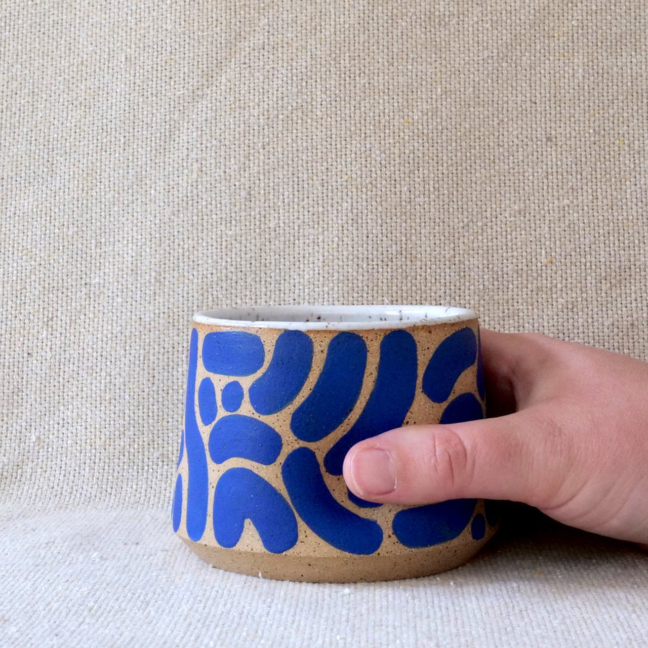 pinch cup - blue slug