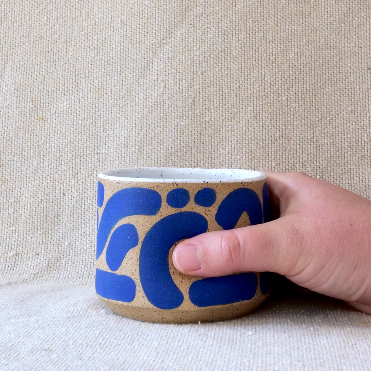 pinch cup - blue slug